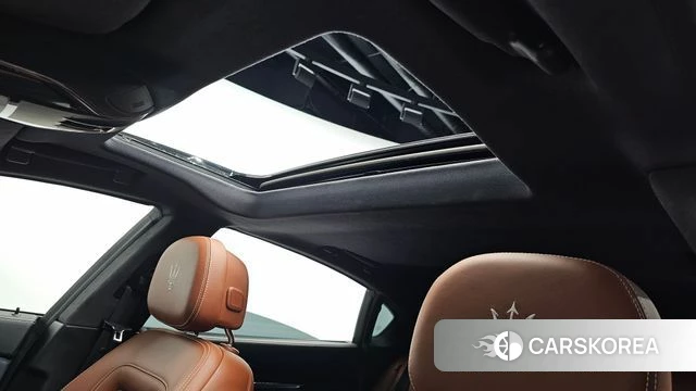 Maserati Quattroporte id 5023534 из Кореи 8