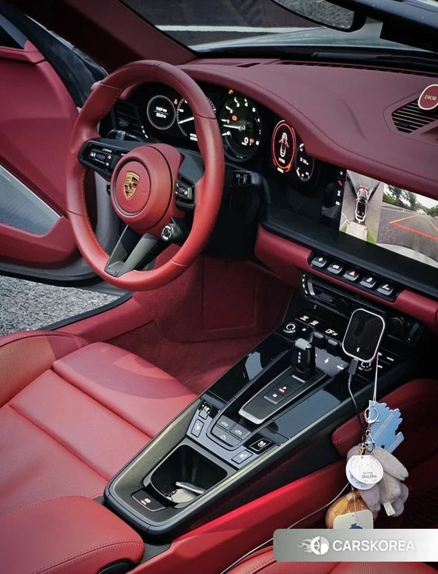 Porsche 911(992) id 4744250 из Кореи 8