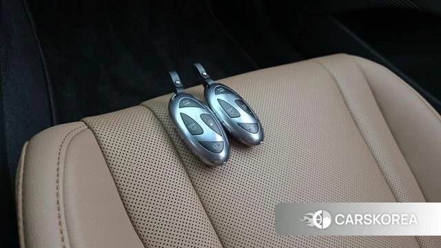 Hyundai Grandeur Hybrid (GN7) id 4964579 из Кореи 8