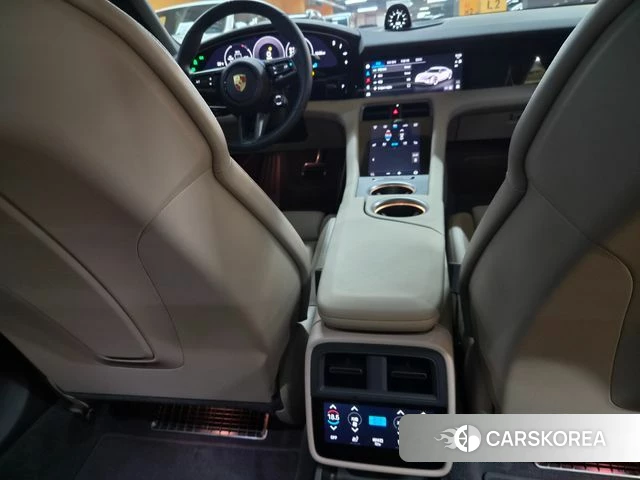 Porsche Taycan id 4974793 из Кореи 8