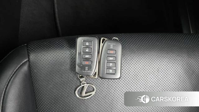 Lexus NX300h id 5035530 из Кореи 8