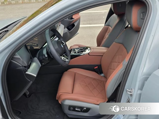 BMW 5 Series (G60) id 5031425 из Кореи 8