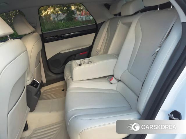 Hyundai Grandeur (GN7) id 5021758 из Кореи 8