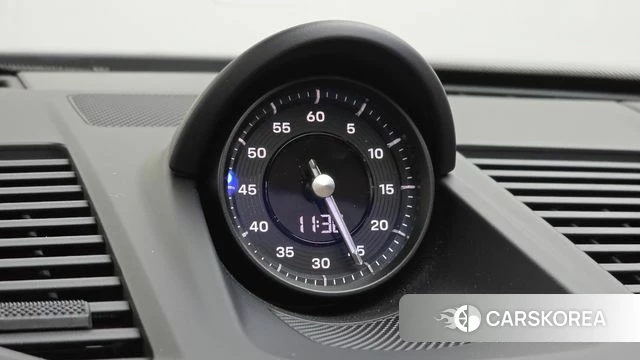 Porsche 911(992) id 4794332 из Кореи 8