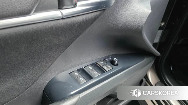 Toyota Camry (XV70) id 5048426 из Кореи 8