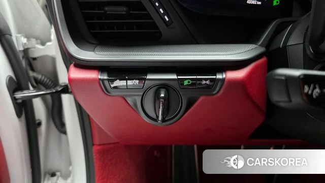 Porsche 911(992) id 5047718 из Кореи 8