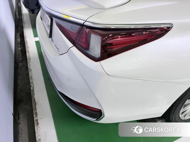 Lexus ES300h 7th generation id 4948843 из Кореи 8