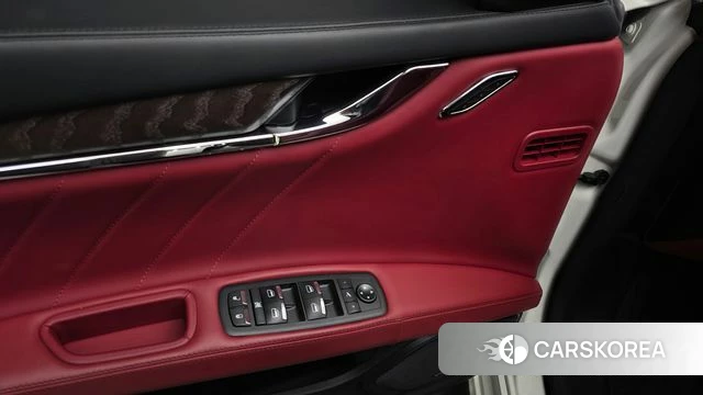 Maserati Quattroporte id 5017282 из Кореи 8