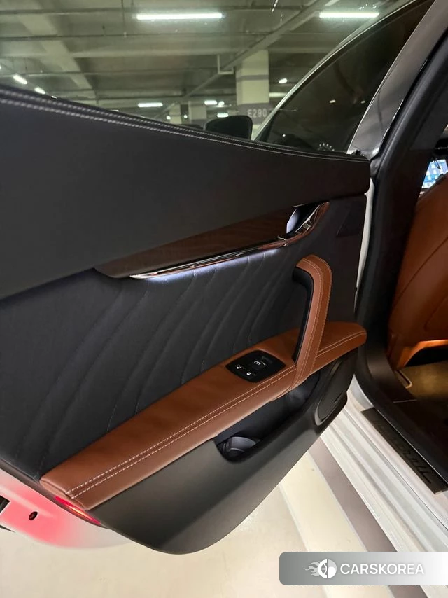Maserati Quattroporte id 4895032 из Кореи 8