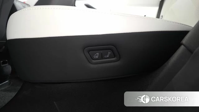 Tesla Model Y id 4980154 из Кореи 8