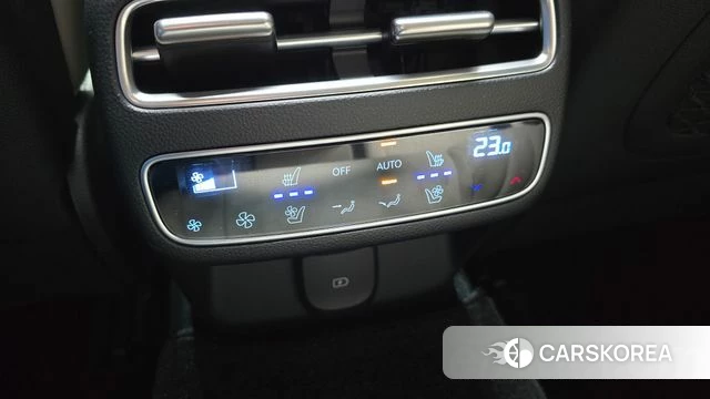 Genesis GV70 id 3891100 из Кореи 8
