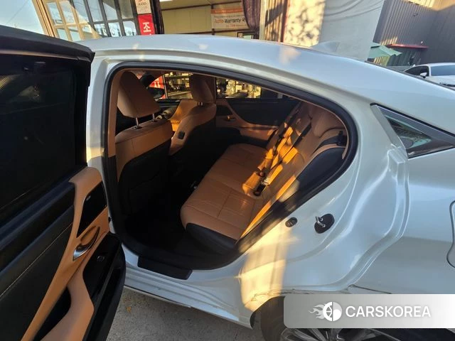 Lexus ES300h 7th generation id 4957378 из Кореи 8