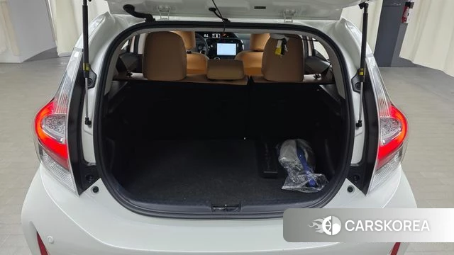 Toyota Prius C id 4993509 из Кореи 8