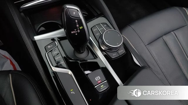 BMW 5 Series (G30) id 4988229 из Кореи 8