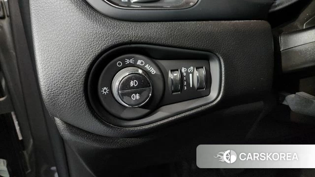 Jeep Renegade id 3911421 из Кореи 8