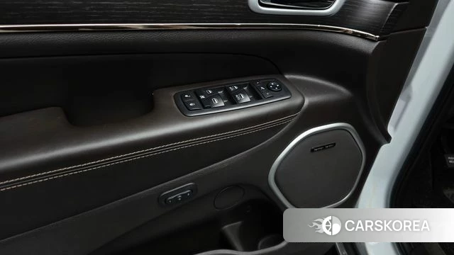 Jeep Grand Cherokee id 4959913 из Кореи 8