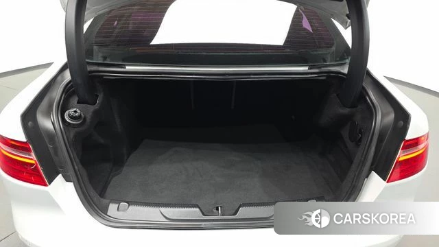 Jaguar XE id 4931183 из Кореи 8