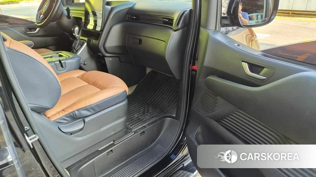 Hyundai Staria id 4706708 из Кореи 8