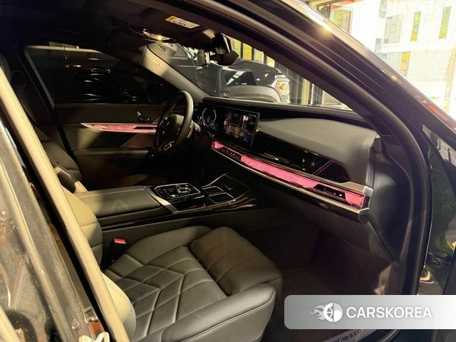 BMW 7 Series (G70) id 4990371 из Кореи 8