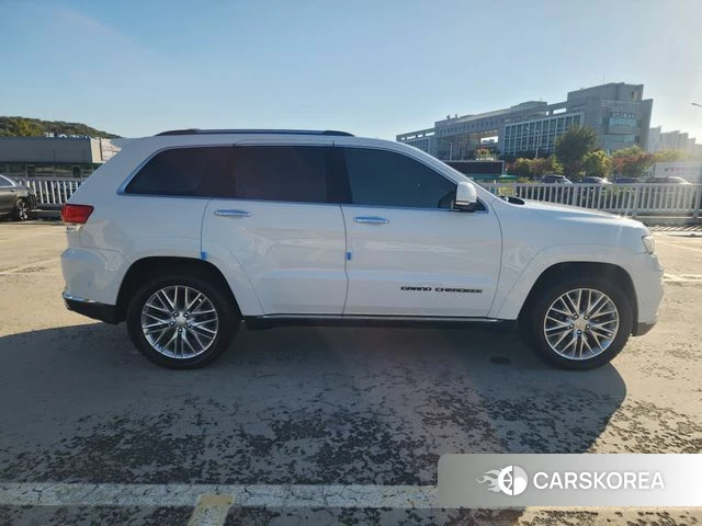 Jeep Grand Cherokee id 5035739 из Кореи 9