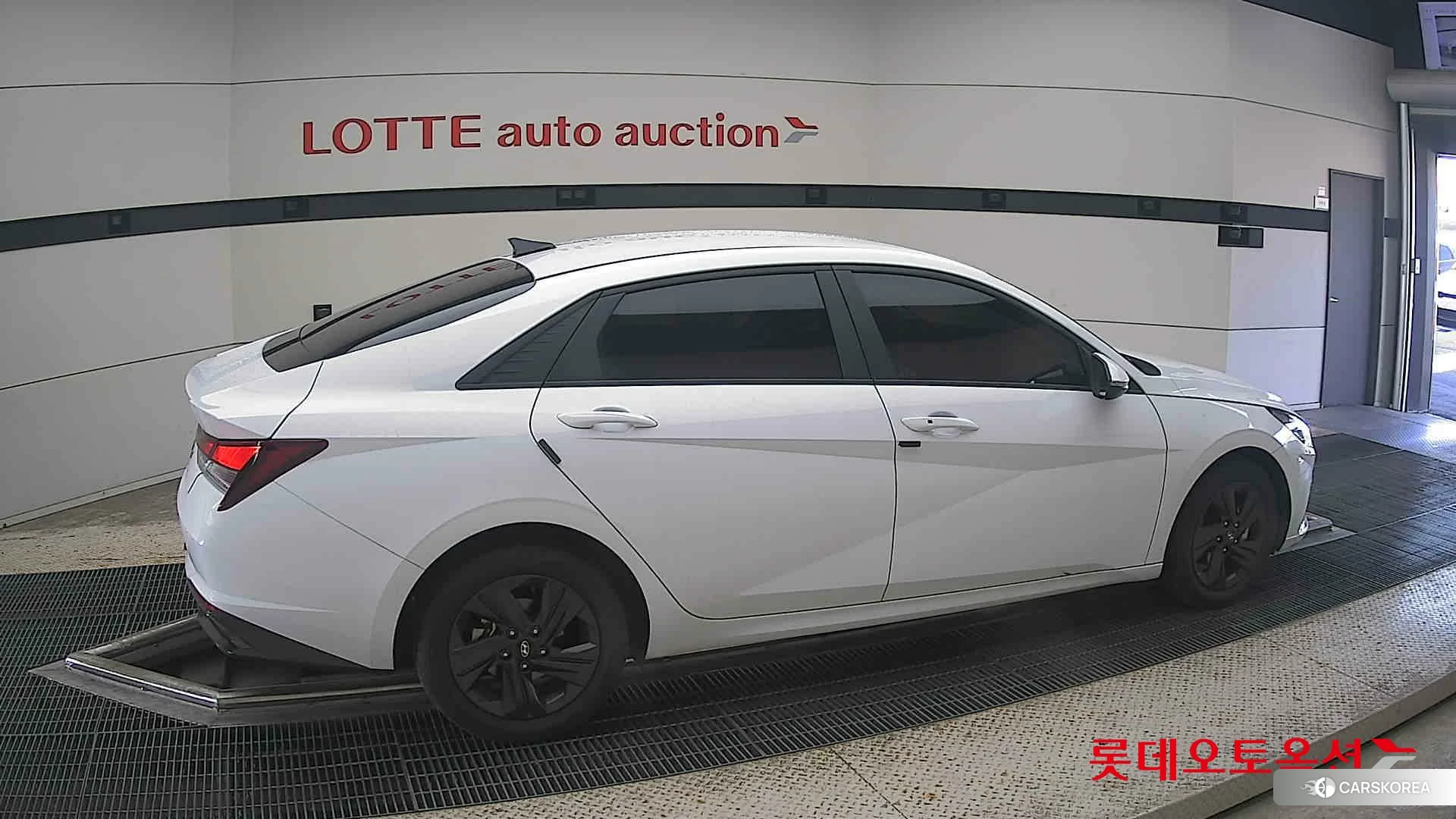 Hyundai Avante Hybrid id 5001030 из Кореи 9