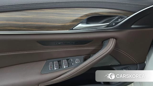 BMW 5 Series (G30) id 5016698 из Кореи 9