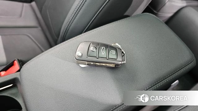Audi Q3 (F3) id 5046984 из Кореи 9