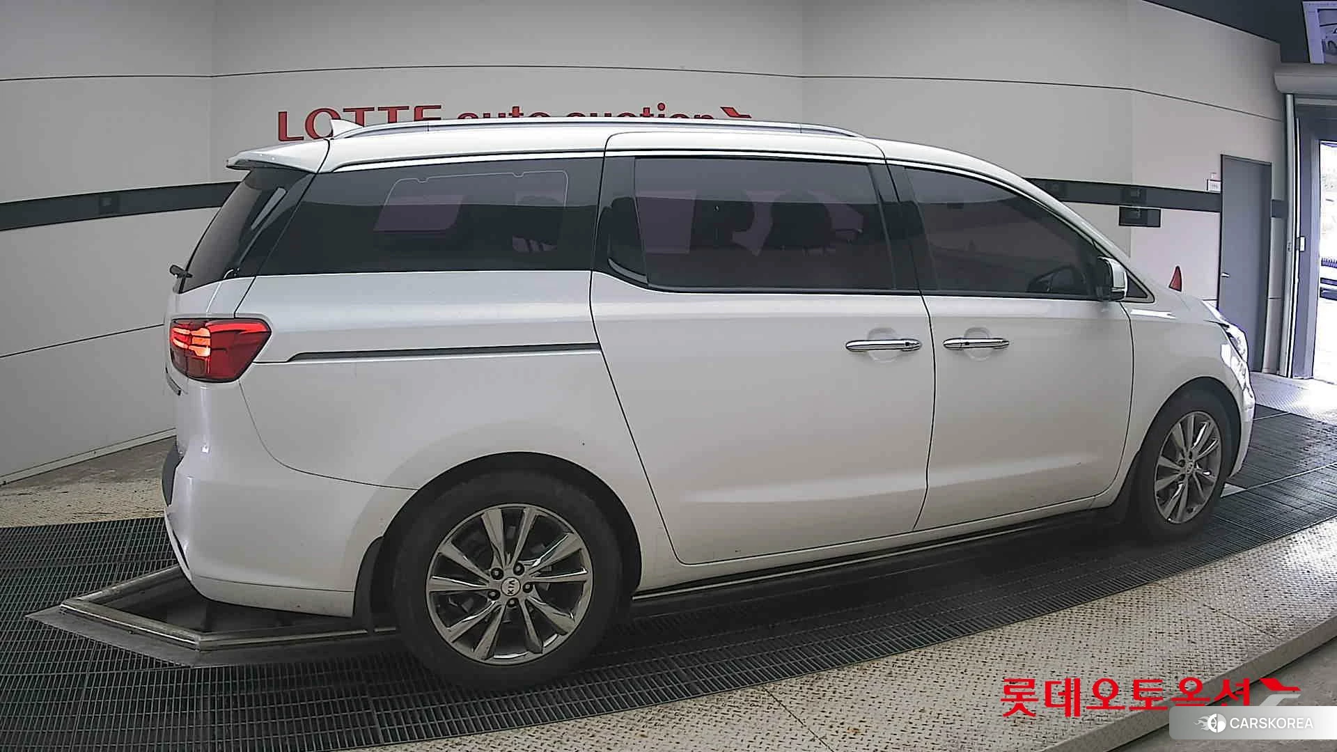 Kia Carnival Limousine id 4984685 из Кореи 9