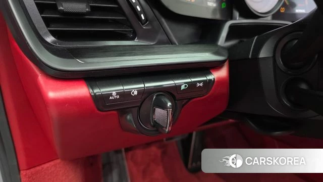 Porsche 911(992) id 4773726 из Кореи 9