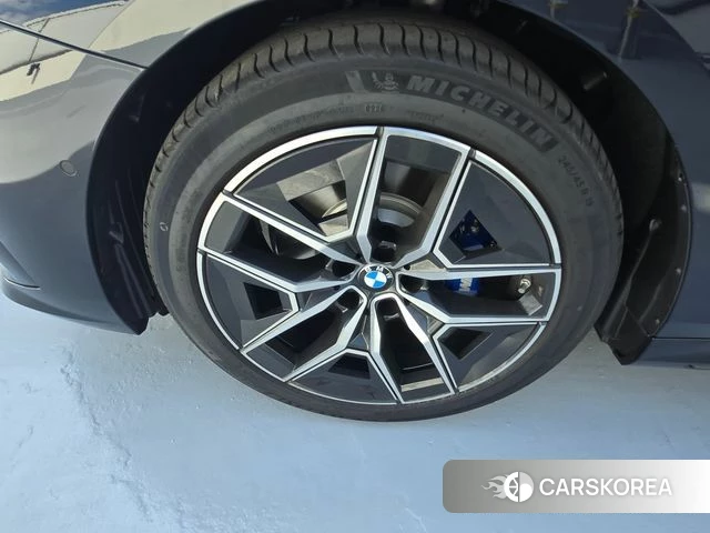 BMW 5 Series (G60) id 4947037 из Кореи 9