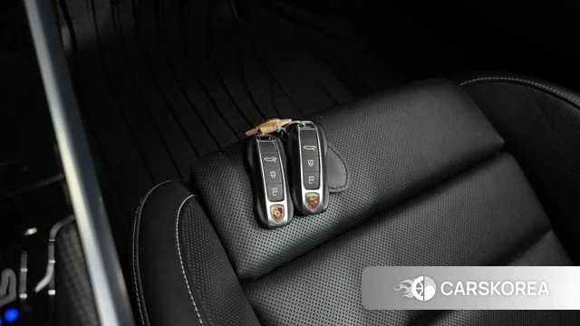 Porsche 911(992) id 5040644 из Кореи 9