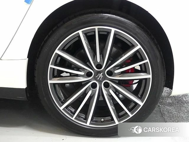 Maserati Quattroporte id 5013536 из Кореи 9