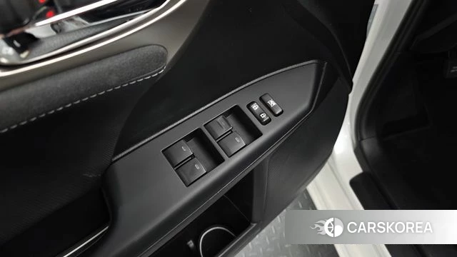 Lexus CT200h id 4944349 из Кореи 9