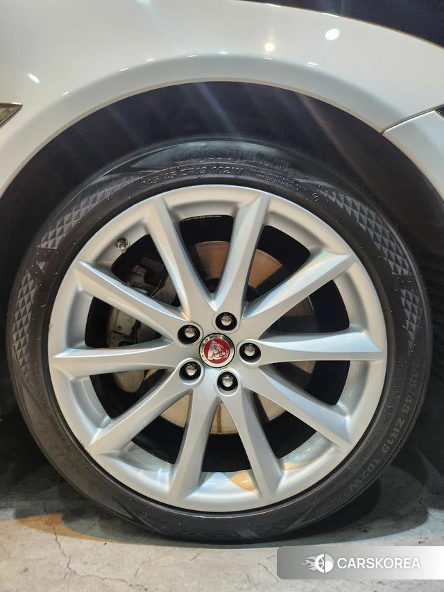 Jaguar All New XJ id 4998414 из Кореи 9