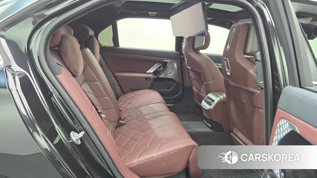 BMW i7 (G70) id 4935285 из Кореи 9