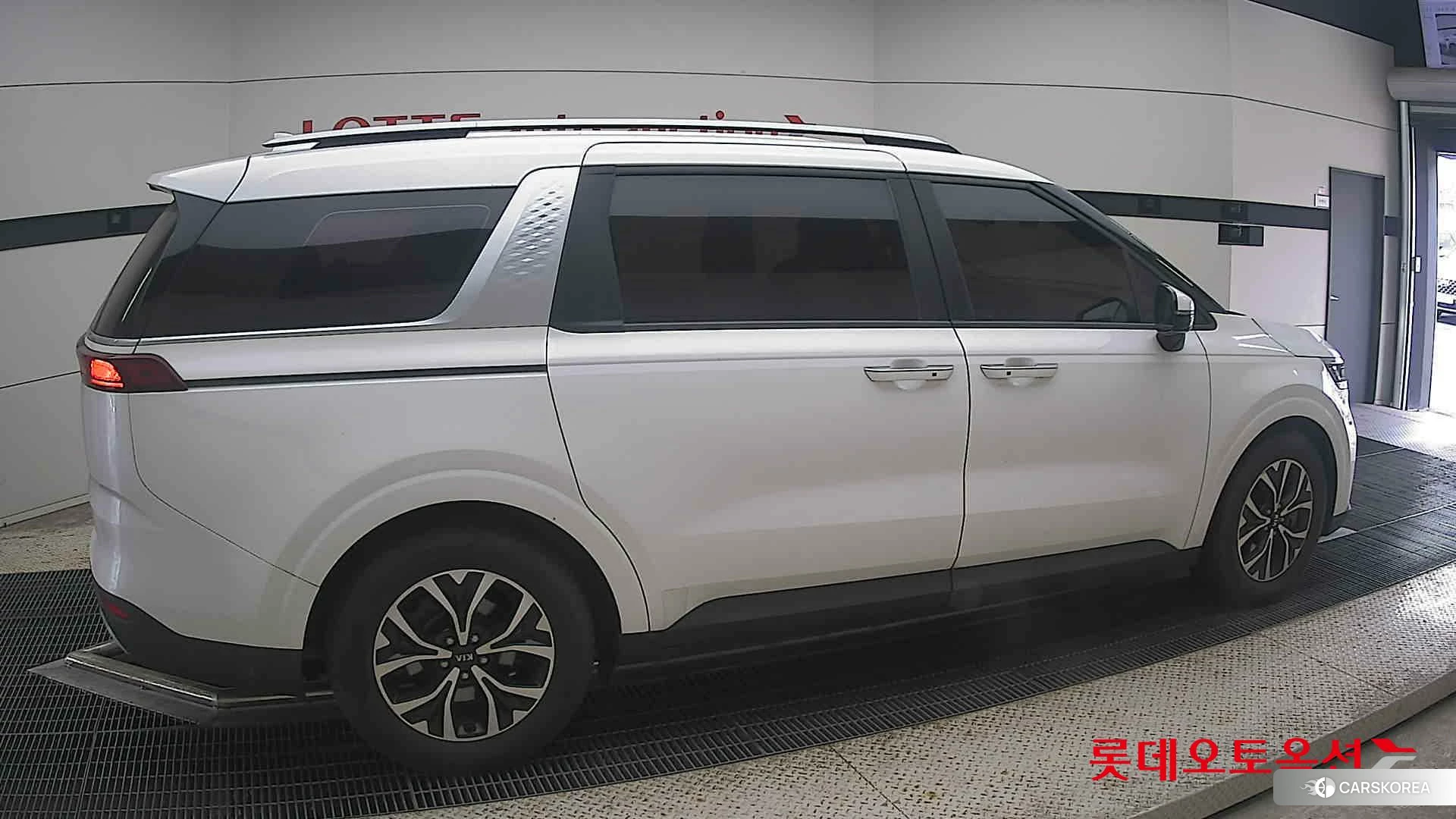 Kia Carnival id 4984626 из Кореи 9