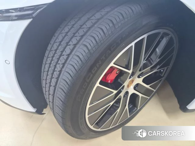 Porsche Taycan id 4654044 из Кореи 9