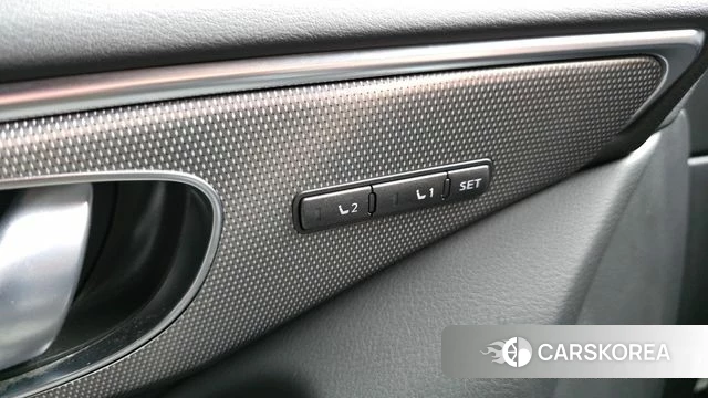 Infiniti Q50 id 5018878 из Кореи 9
