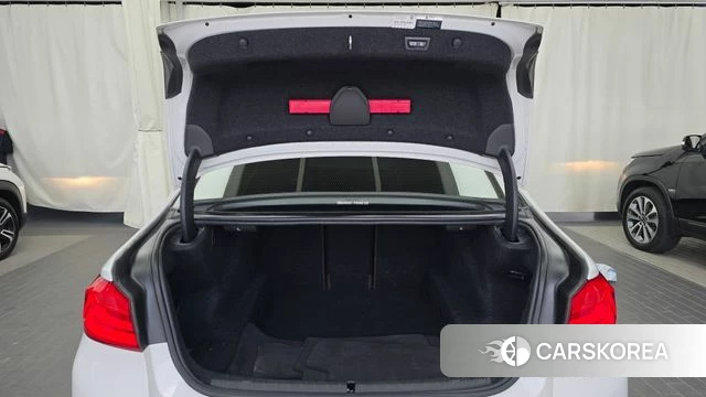 BMW 5 Series (G30) id 4978361 из Кореи 9