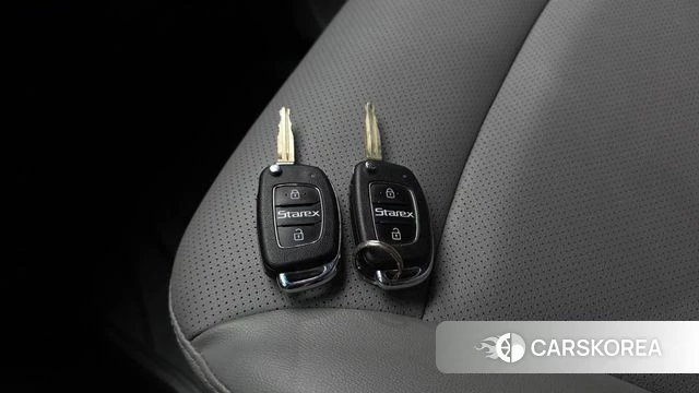 Hyundai The New Grand Starex id 4581647 из Кореи 9