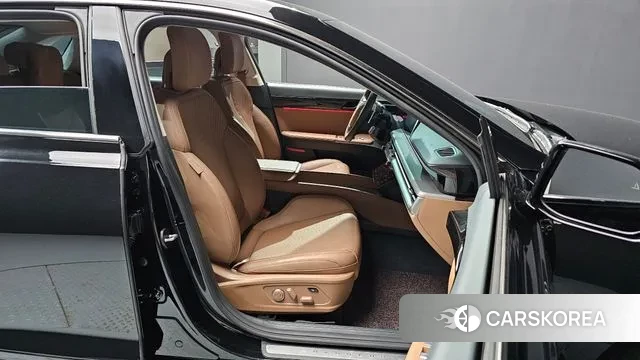 Hyundai Grandeur (GN7) id 2958901 из Кореи 9