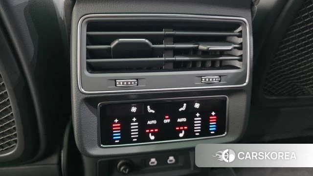 Audi RSQ8 (4M) id 5040535 из Кореи 9