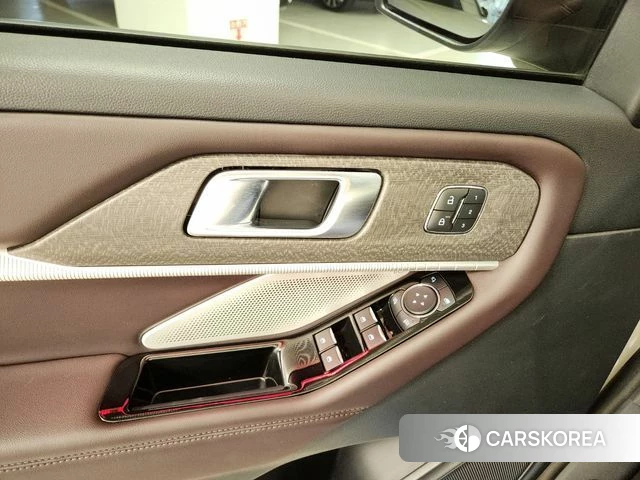 Ford Explorer 6th Generation id 5039097 из Кореи 9
