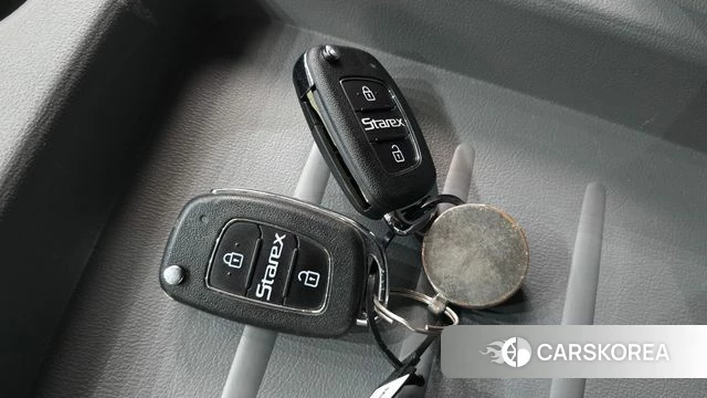 Hyundai The New Grand Starex id 4785447 из Кореи 9