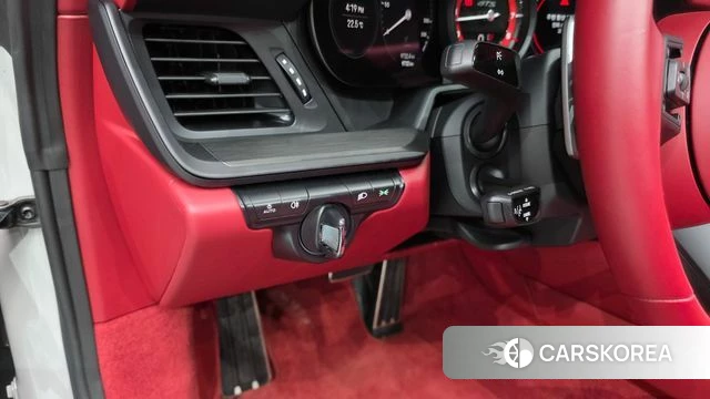 Porsche 911(992) id 4792425 из Кореи 9