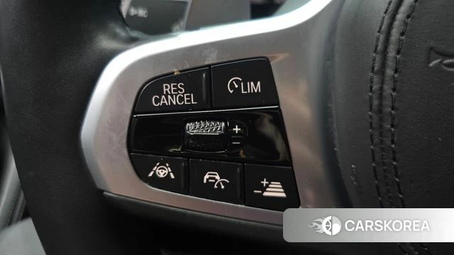 BMW 5 Series (G30) id 4977313 из Кореи 9