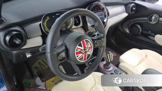Mini Cooper Electric id 4958674 из Кореи 9