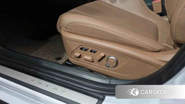 Hyundai Grandeur Hybrid (GN7) id 4990930 из Кореи 9