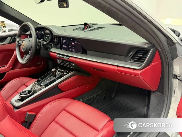 Porsche 911(992) id 5041492 из Кореи 9