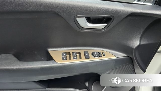 Kia Stonic id 5014082 из Кореи 9